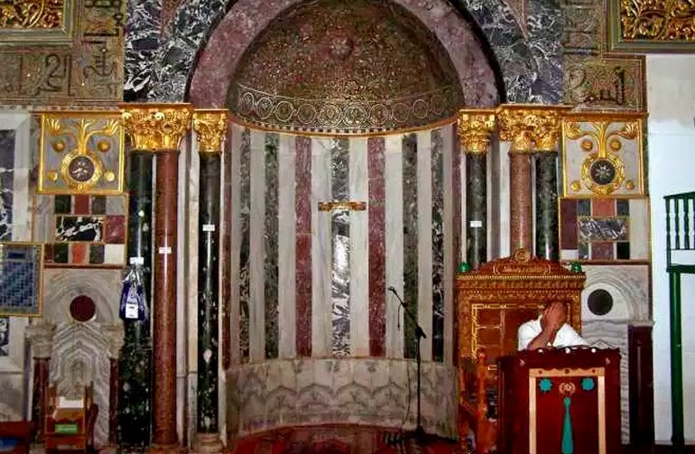 Detail of the mihrab (prayer niche)