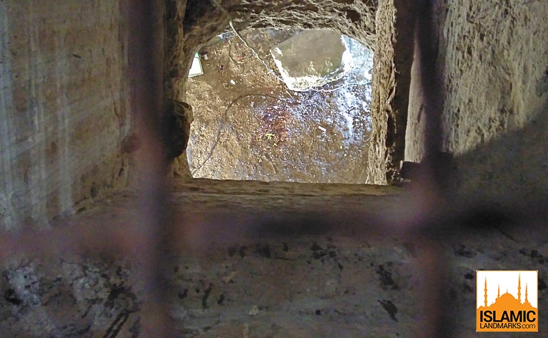 View through the grille showing existence of a floor below