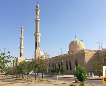 Front view of Masjid Nimrah