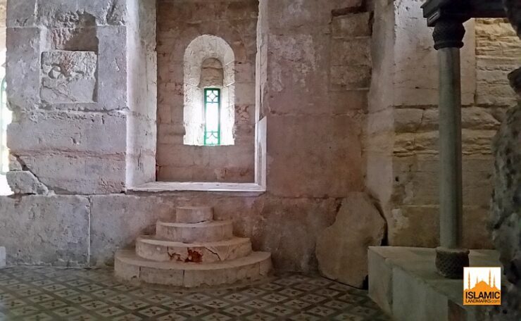 Inside the chamber of Maryam (عليها السلام).