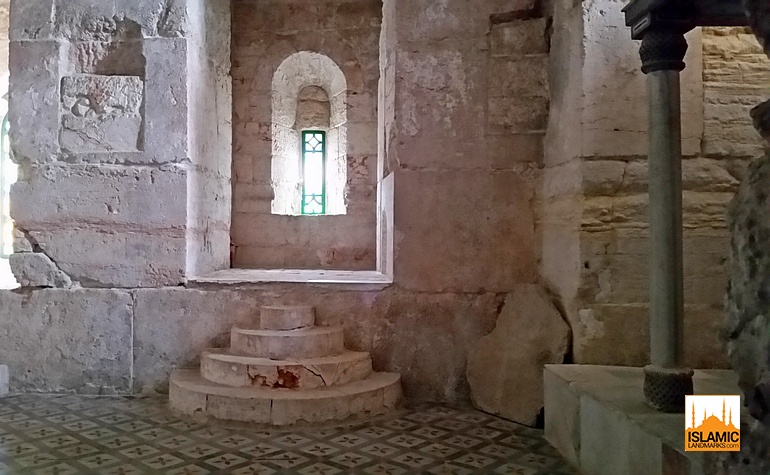 Inside the chamber of Maryam (عليها السلام).