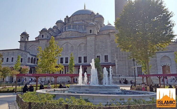 Exterior view of Fatih mosque