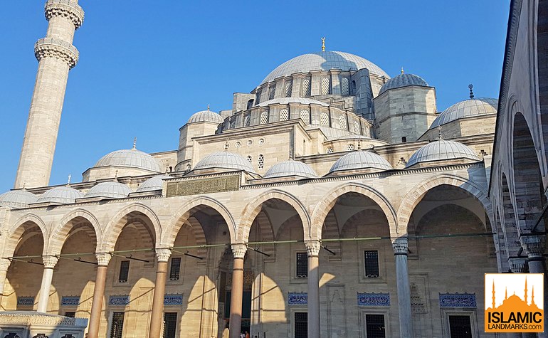 View of the Suleymaniye mosque from the courtyard