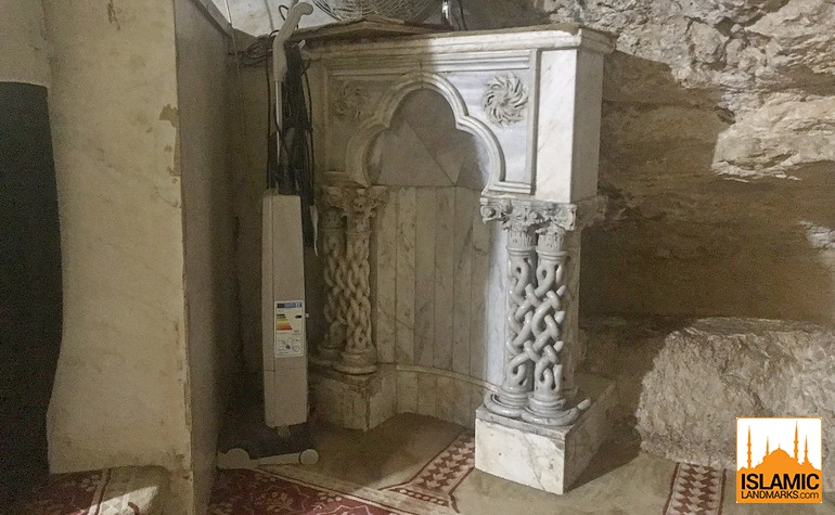 Mehrab installed by the Fatimids underneath the Dome of ther Rock