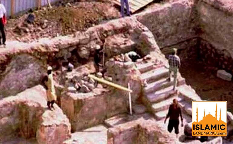 Excavation work on the house of Khadija (رضي الله عنها)