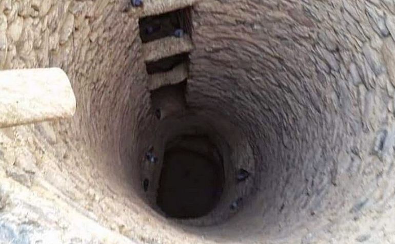 Looking down the Well of Hudaybiah