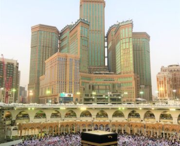 can non muslims enter mecca or medinah