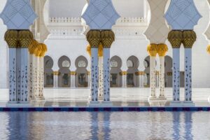 sheikh zayed mosque is made out of macedonian marble